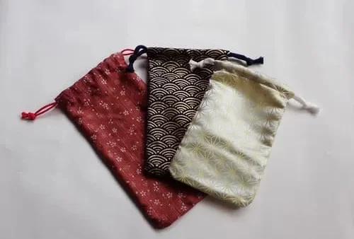 新商品を収納するためのオリジナル巾着袋‼