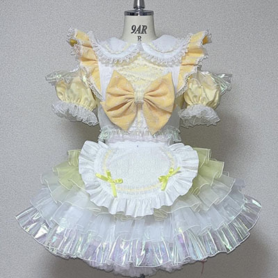 オリジナルデザインの海賊やメイド服、着物、アニメ漫画キャラクターのコスプレ衣装制作の教室。マンツーマン対面レッスンでミシンで作るやり方、布の紹介と制作過程もサポート。オンリーワン自分だけのs買う品で買より充実感で大満足