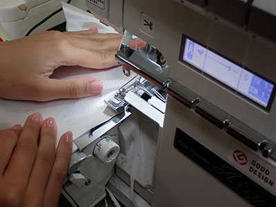 洋裁や縫製に関する事から、デザイン、ファッションスタイル画、縫製仕様書指示書の作成、生産管理、企画やブランディング、WEBコンサルティングその発信方法までオールマイティ。 その一部分だけ勉強したい、ちょっとしたコツを伝授してもらいたいなどのご要望でもOK