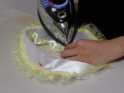 オリジナルデザインの海賊やメイド服、着物、アニメ漫画キャラクターのコスプレ衣装制作の教室。マンツーマン対面レッスンでミシンで作るやり方、布の紹介と制作過程もサポート。オンリーワン自分だけのs買う品で買より充実感で大満足